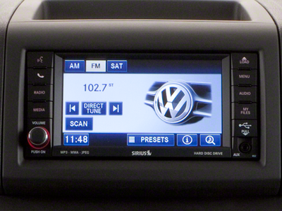 2010 Volkswagen Routan SEL Minivan 4D