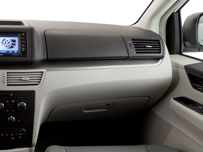 2010 Volkswagen Routan SEL Minivan 4D