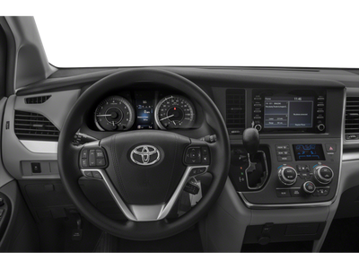 2018 Toyota Sienna XLE Minivan 4D