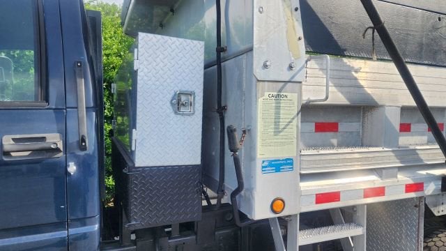 2001 GMC TC6H042 C6500 Regular Cab