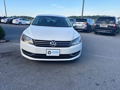 2014 Volkswagen Passat 1.8T S Sedan 4D