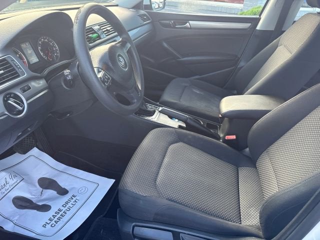 2014 Volkswagen Passat 1.8T S Sedan 4D