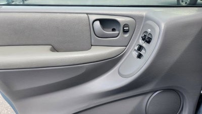 2005 Chrysler Town & Country LX