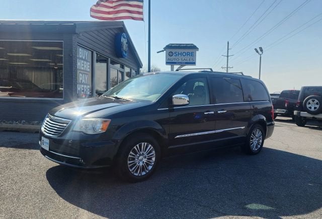 2013 Chrysler Town & Country Touring-L