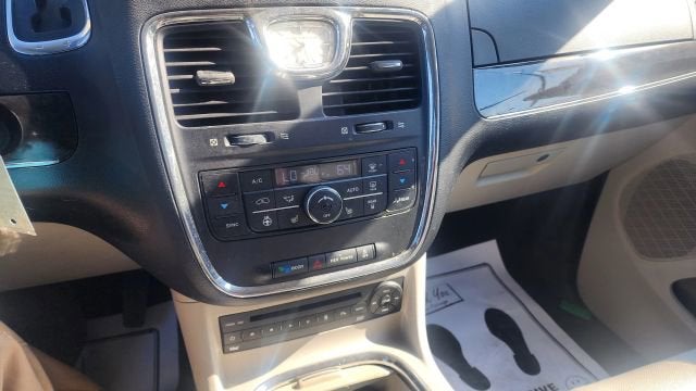 2013 Chrysler Town & Country Touring-L