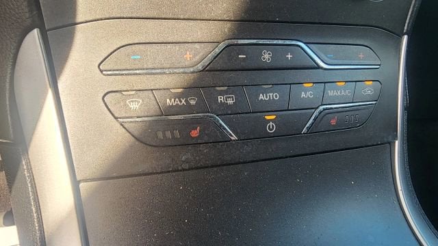 2020 Ford Edge SEL Sport Utility 4D