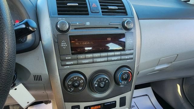 2011 Toyota Corolla LE Sedan 4D