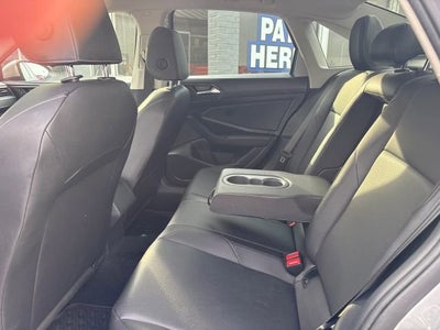 2019 Volkswagen Jetta 1.4T R-Line Sedan 4D