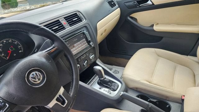 2011 Volkswagen Jetta SE Sedan 4D