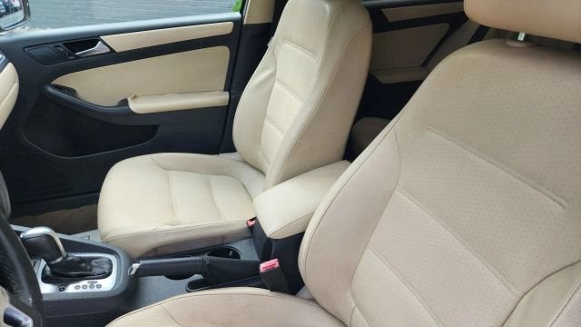 2011 Volkswagen Jetta SE Sedan 4D