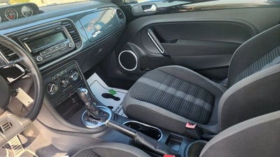 2012 Volkswagen Beetle 2.0T Turbo Hatchback 2D