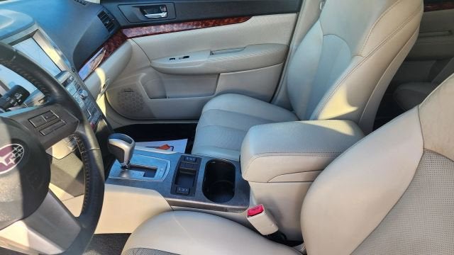 2010 Subaru Outback Ltd Pwr Moon/Navigation