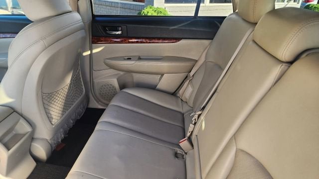 2010 Subaru Outback Ltd Pwr Moon/Navigation