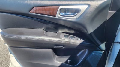 2015 Nissan Pathfinder SL