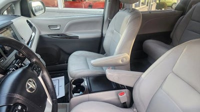2017 Toyota Sienna XLE Premium Minivan 4D