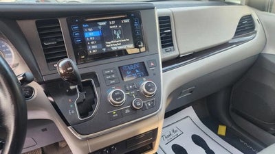2017 Toyota Sienna XLE Premium Minivan 4D