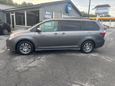 2018 Toyota Sienna XLE Minivan 4D