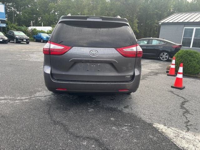 2018 Toyota Sienna XLE Minivan 4D