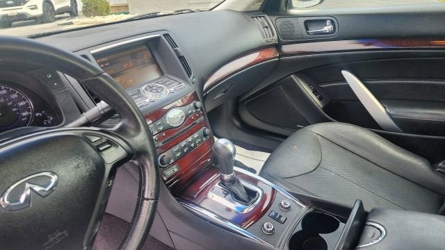 2010 INFINITI G37 Coupe x