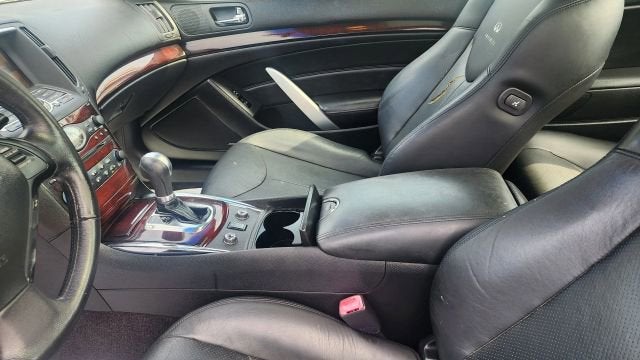 2010 INFINITI G37 Coupe x