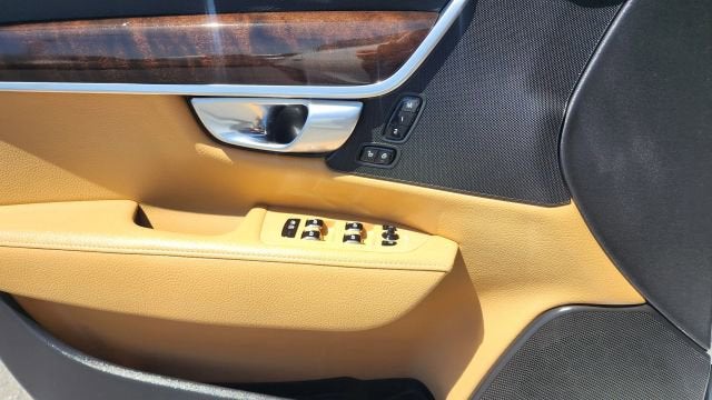 2018 Volvo S90 Momentum