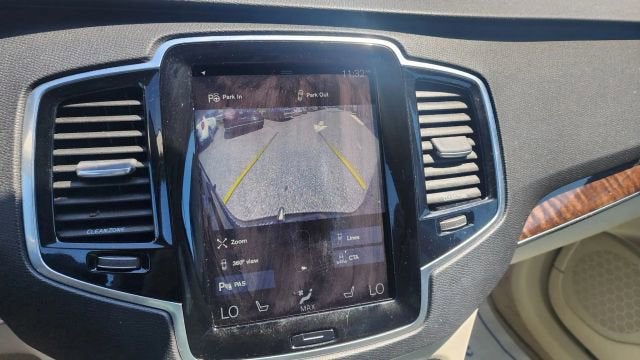 2016 Volvo XC90 T6 Momentum